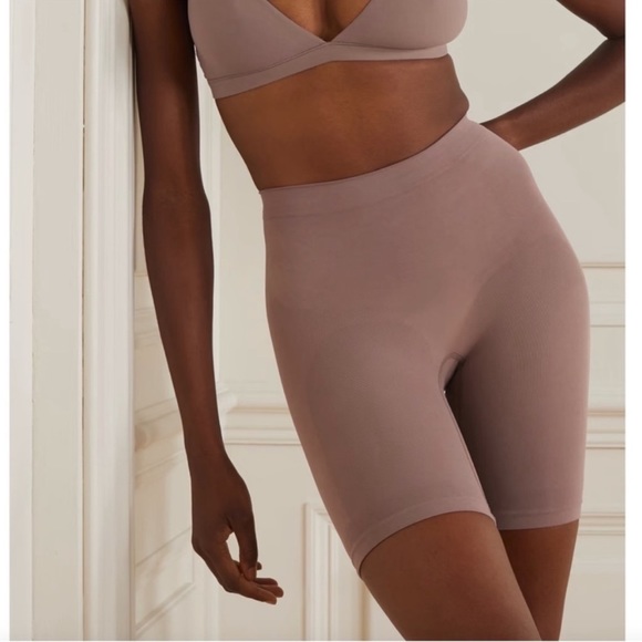 SKIMS Other - BNWOT Sculpting Short Umber S/M